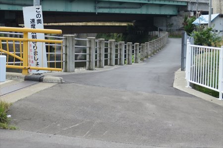 相野橋から上流側の画像
